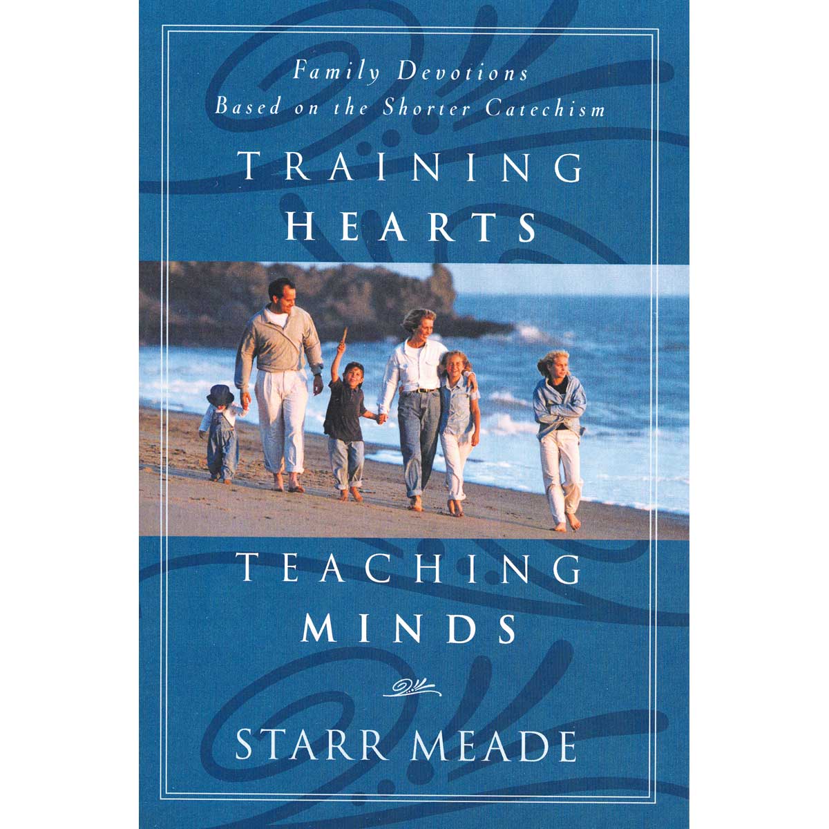 Training Hearts Teaching Minds Family Devotional (Paperback)